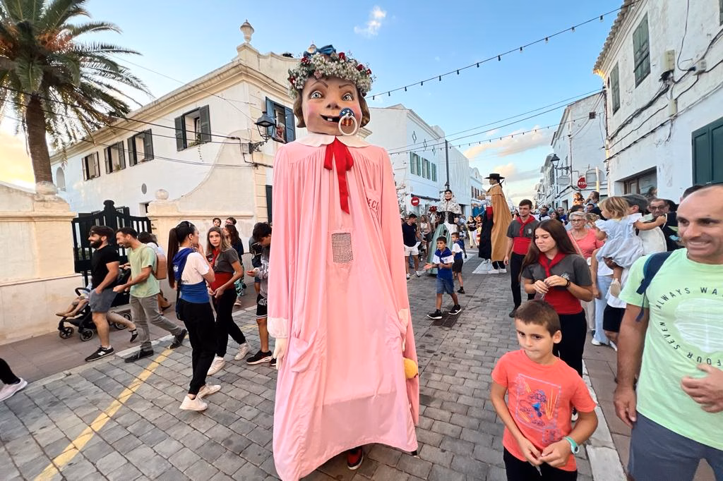 (Fotos y vídeo) Na Tecla sopla 25 velas