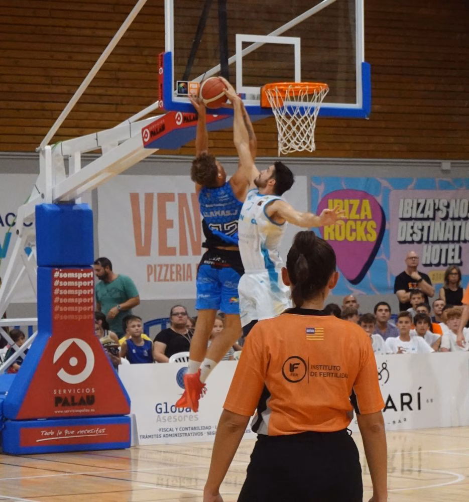 El Hestia Menorca derrota al Sant Antoni 69-64 y se cita para la final del Illes Balears de mañana